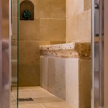 Loft 900 - & - A Timeless Luxury In